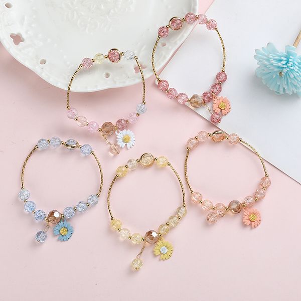 

new crystal small daisy bracelet small fresh gift transshipment crystal flowers beads daisy hand string, Black