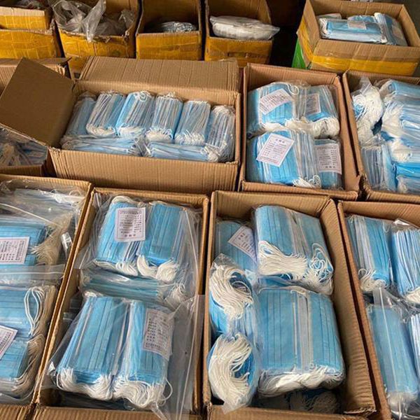 

100 шт 3 слоя anti virus anti-dust пылезащитный одноразовый earloop face mouth masks лицевой защитный чехол pm2. 5 маски в наличии