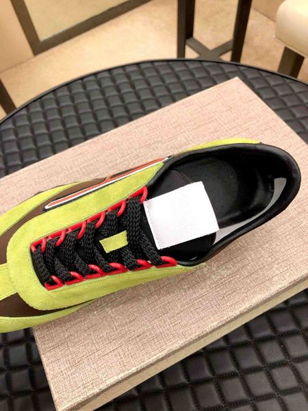 

2020 новый высококачественных моды роскоши дизайнера мужских бегунов бренд повседневной обувь пушистый сплайсинг толщина подошва скорость тр, Black