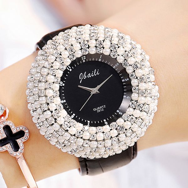 

luxury women watch circle crystal black dial big diamond ladies wrist watches female leather strap fashion rhinestone clock, Slivery;brown