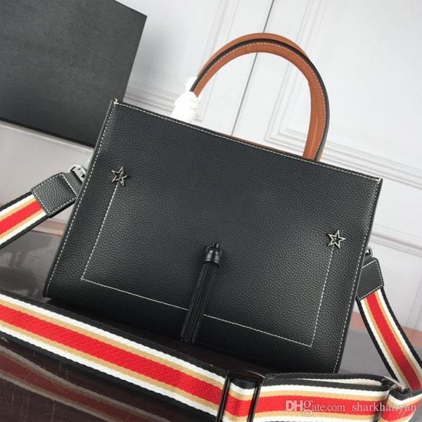 

new classic female handbag designer fashion luxury leather making atmospheric single shoulder bag number:311313