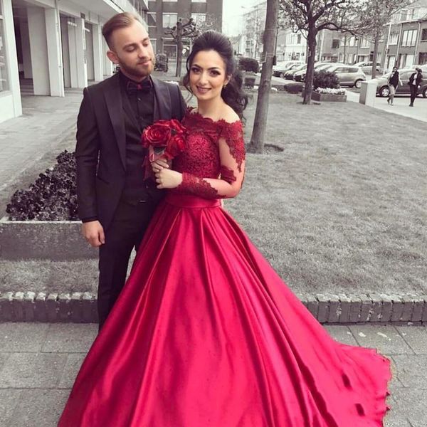 

custom long sleeves lace ball gown lace prom dresses 2019 with appliques court train satin formal evening party gowns, Black