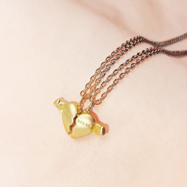 

2pcs creative fashion heart break pendant necklace personalized vintage friendship couple pendant necklaces for men women lovers, Silver
