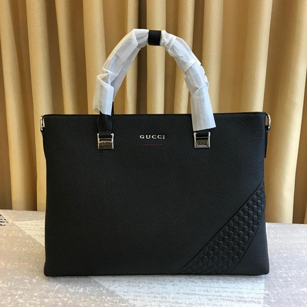 

Cla ic fa hion de ign bag are compact ea y to carry hand bag with good leather quality number 24 8120 1