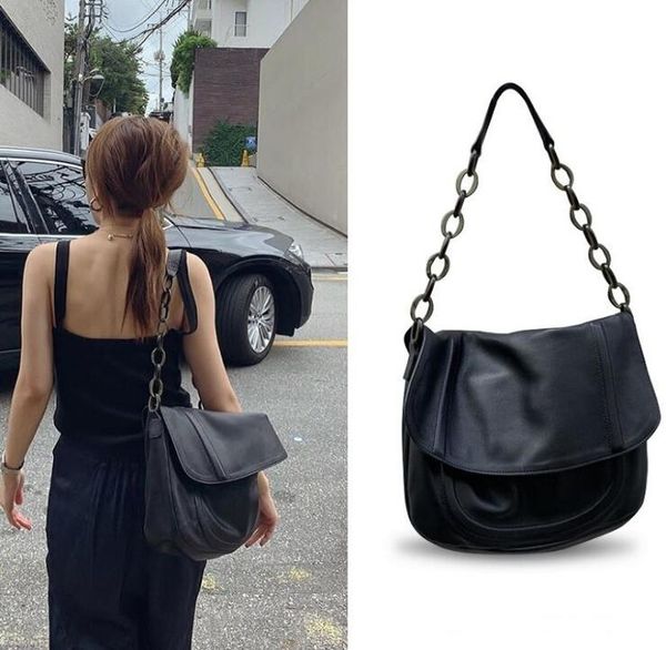 

designer female personality chain casual shoulder bag luxury retro crossbody bag women large capacity oversize handbag