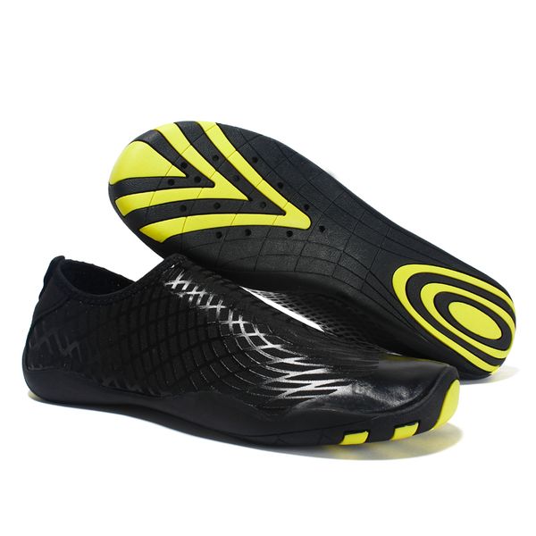 

plus size 35-47 men light sneakers aqua shoes beach water quick-dry light shoes professional lovers swmming