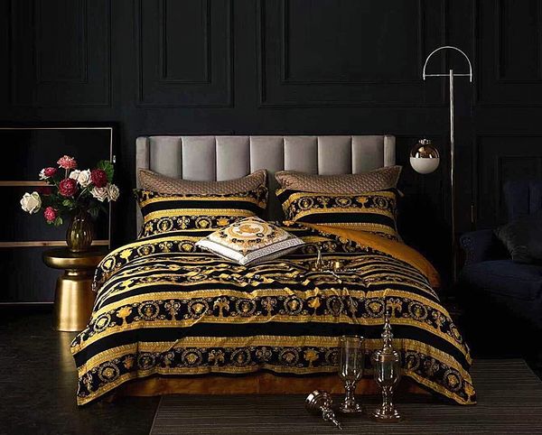 

LE VASE Постельное белье в стиле барокко Medusa Классические узоры в стиле барокко Мягк