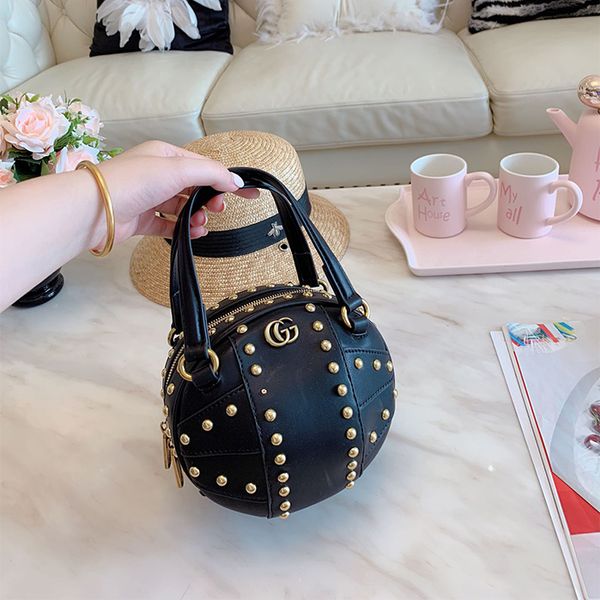 

5a 2019 new de igner handbag houlder bag cro body bag round with tud leather material gg190709 1