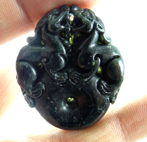 

42*33wholesale natural chinese black green stone hand-carved statue of beast amulet pendant necklace jewelry making, Silver