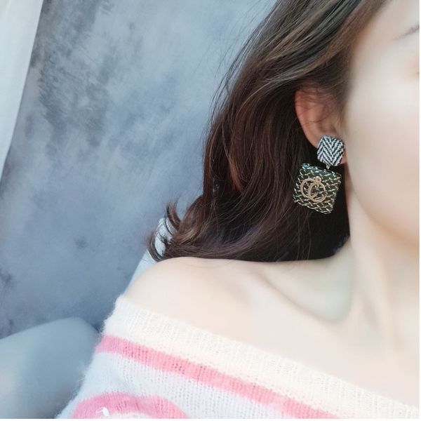 

2020 новая мода jewerly известный бренд шпильки стальной резьбы серьги 18k позолоченные нержавеющая сталь классическая любовь драгоценный ка, Silver