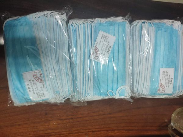 

бесплатная доставка dhl пятна маски нетканые медицинские маски n95 3-слой пыли-доказательство и доказательство зародышей маска ткань мягкая