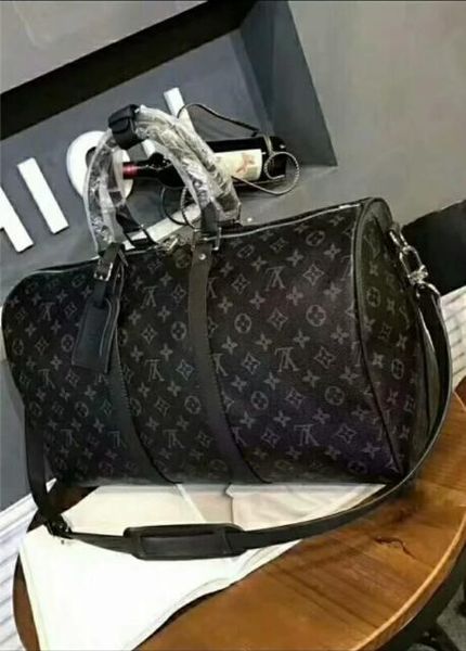 

2018 new fa hion men women travel bag duffle bag brand de igner luggage handbag large capacity port bag 55cm