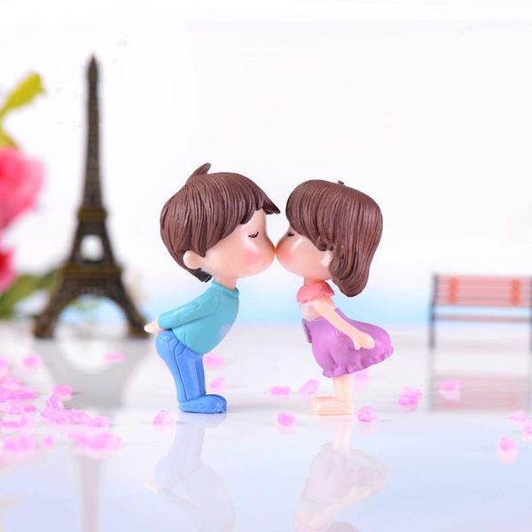 1Pair xbj241 beijo casal bonecas pequenas ornamentos artesanais ornamentos micro paisagem ornamentos PVC plástico