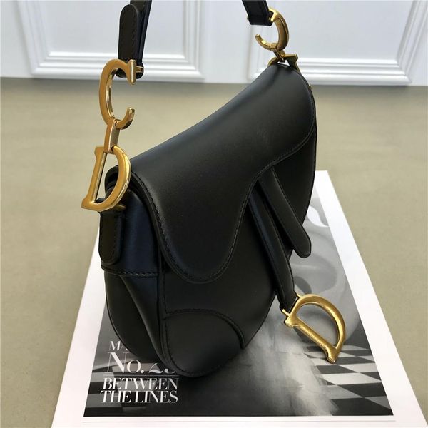 

Европейский Классический Стиль Милан Новая Мода Женщины Сумка Седло Сумка 100% Нат