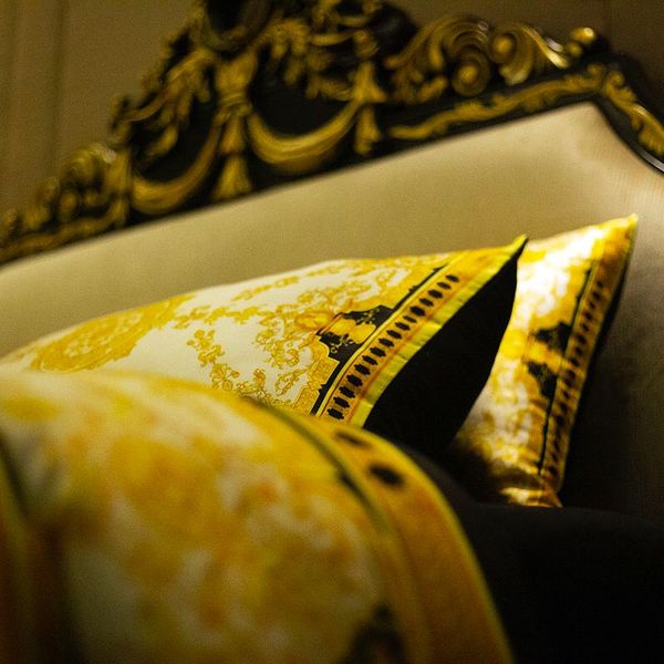 

роскошный европейский королева король 5шт золотой комплект постельных принадлежностей мода кровать пододеяльник set brand design печати пост