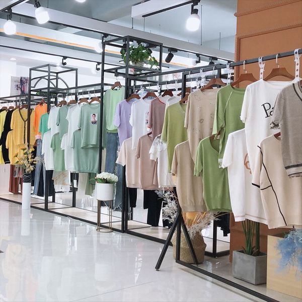 

women's t-shirt short-sleeved clothing miscellaneous mixed batch physical store clothes dealer women's t-shirt short-sleeved cloth, White