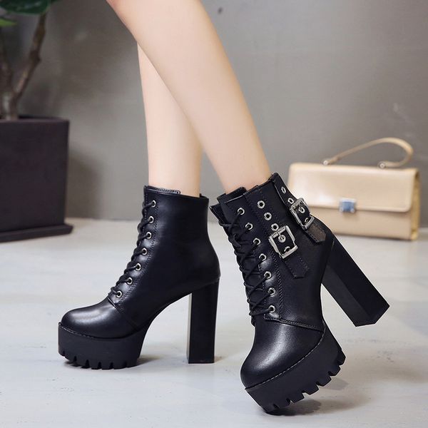 botas negras cordones