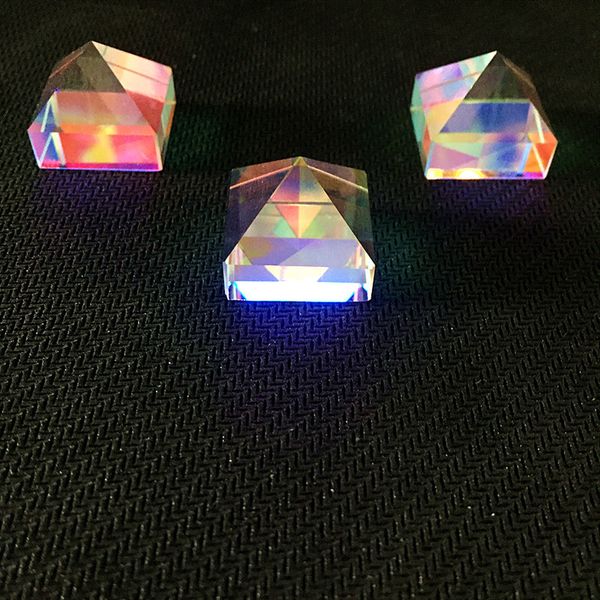 

вене prism pyramid cube light кпеѬимен иннокений воѬекой ѬанкѬипи валенин д