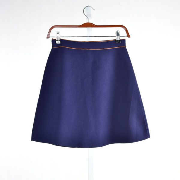 

2019 spring and summer bright line pocket decorative casual knit skirt, Black