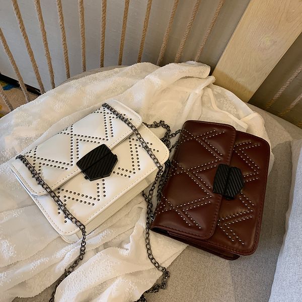 

2020 lady quilted bags chains cross body flap b0056