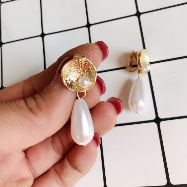 

sweet cute teardrop pearl clip earring, Silver