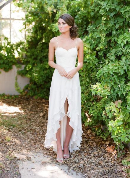

2020 simple boho chiffon wedding dresses spaghetti high low lace beach country bohemian a line bridal gowns custom made, White