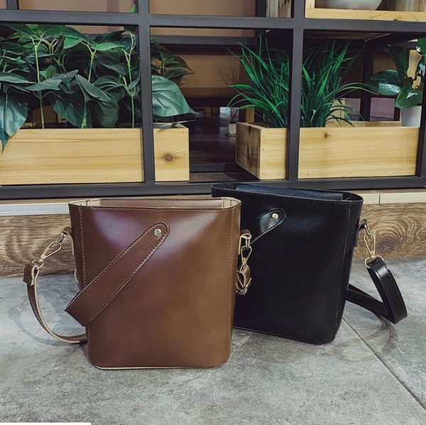 

Fashion Bucket Bags Women's Simple and Versatile Large Capacity Single Shoulder Bag Diagonal Straddle Bag Leisure Handbag