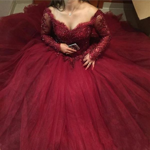 

2022 burgundy ball gown quinceanera dresses off shoulder long sleeves lace appliques beaded 16 puffy tulle plus size prom evening gowns, Blue;red