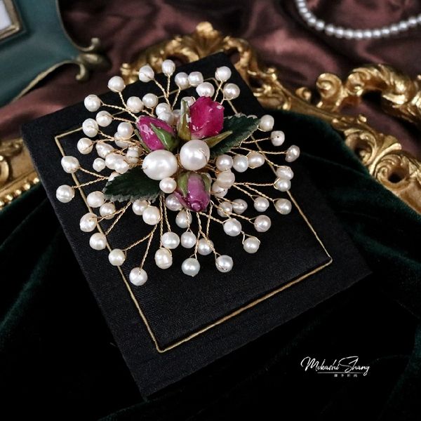 

brooch female natural freshwater pearls big snow retro living flower corsage pin coat decoration, Gray