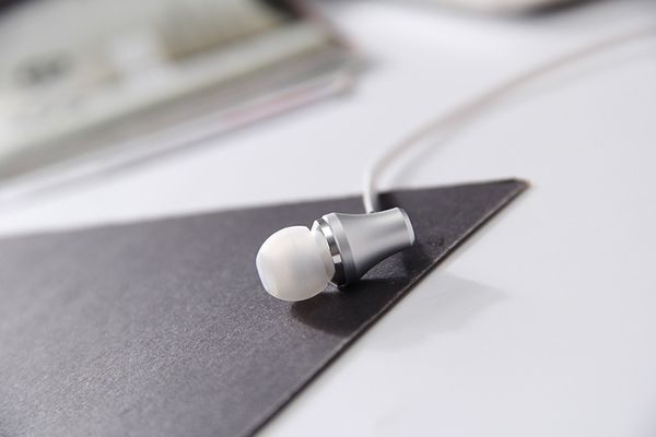 

2019 european and american ubwoofer high end in ear metal bluetooth head et intelligent head et factory whole ale direct univer al multi pu