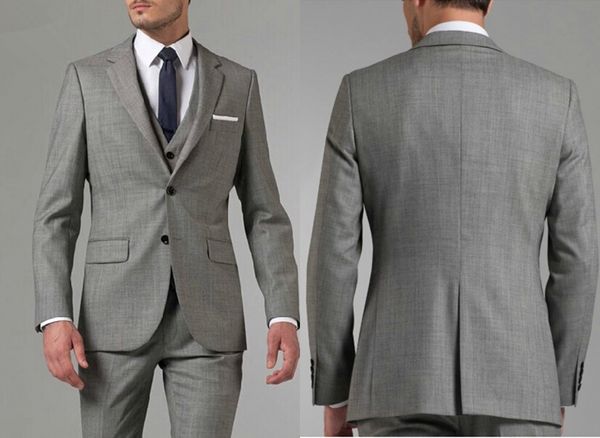 Smoking da sposo grigio nuovo di zecca Notch Risvolto centrale Vent Groomsmen Abito da sposa uomo Giacca da uomo popolare Blazer Suit (giacca + pantaloni + gilet) DH6222