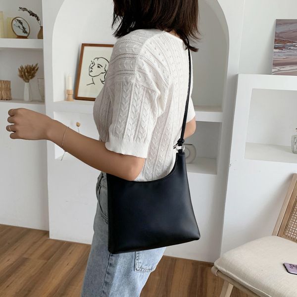 

2020 new shoulder bag women's casual fashion korean version ladies large capacity solid color bucket crossbody bag