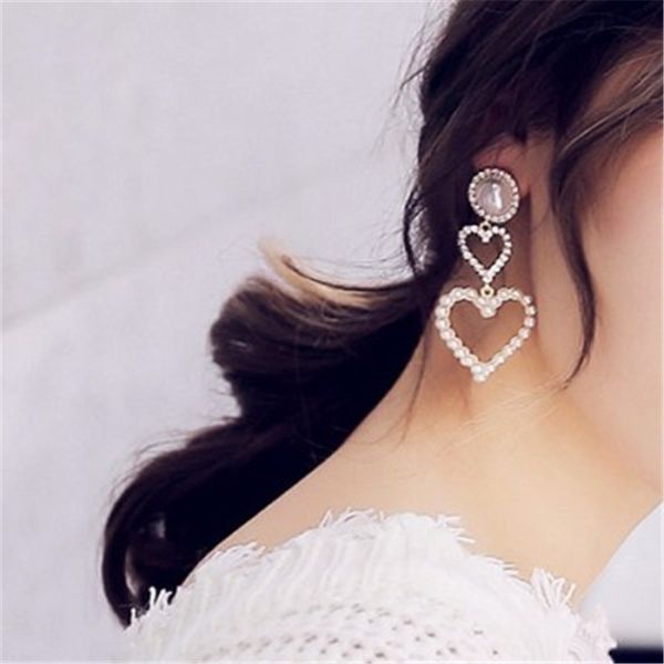 

2020 new metal rhinestone imitation pearl classic love ladies pendant earrings korean earrings temperament long pearl, Silver