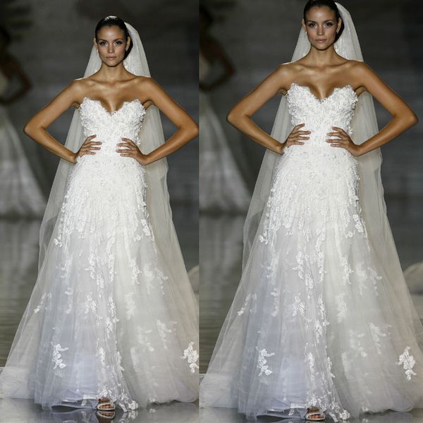 Elie Saab Inverno A vestidos de casamento Strapless Lace Appliqued vestidos de noiva Branco Tulle 3D flor vestido de noiva Vestidos de mariée