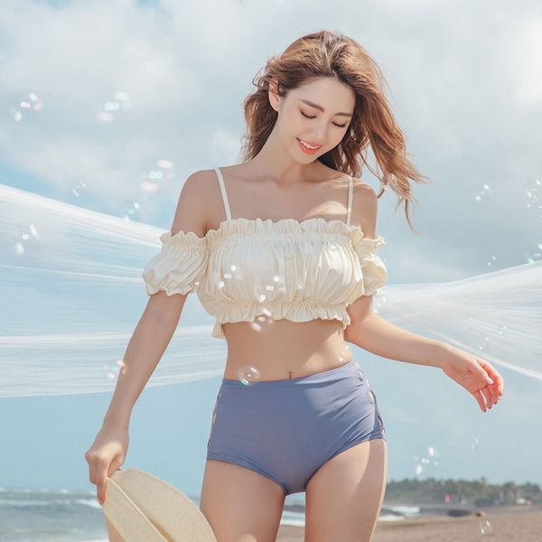 

female super fairy xiaoxiangfeng conservative triangle split bikini swimsuit slim bikini two-piece set ins spring swimsuit, White;black