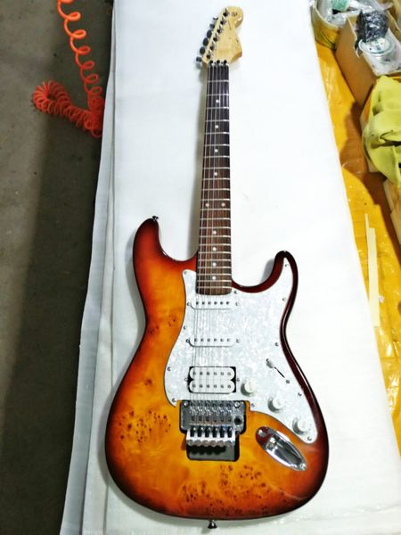 Hochwertige FDST-1018 3TS-Farbe, fester Korpus mit Wurzelmaserungsabdeckung, Palisandergriffbrett, Floyd Rose-E-Gitarre, kostenloser Versand