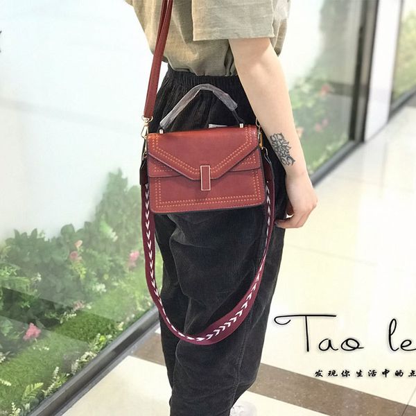 

модные старинные женские сумки новый ручной стилет сумка мода замок маленькая квадратная сумка женская одно плечо