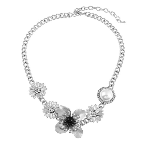 

new jewelry european and american fashion clavicle chain explosive short pearl flower necklace, Silver