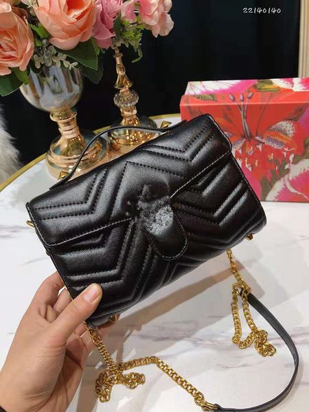 

2020 love chain worn genuine leather handbags water ripple one shoulder his messenger bag small package bucket woman a designer shoulder bag