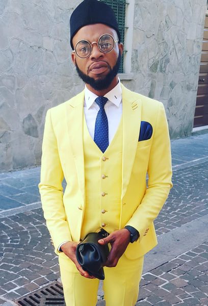 Marca New Yellow Men Wedding Tuxedos pico lapela Slim Fit Noivo Smoking Excelente Men Jacket Blazer 3 Piece Suit (Jacket + Calças + Tie + Vest) 560