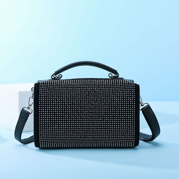 

вокое каево дизайнеѬ бѬенда боон меок женин пђ епи кожи diamonds Ѭан еѬн