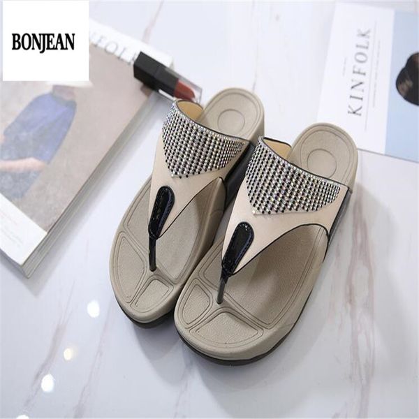 

2020 vacation beach seaside new female sandals and slippers rhinestone thick heel clip feet women's shoes ing, Black