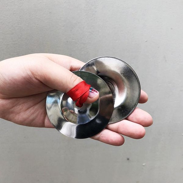 

2pcs медь cymbal fingercymbal ручной ударные орфа инструменты подарочные игрушки для детей дошкольного возраста для детей раннего образовани