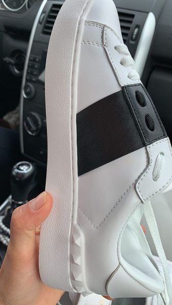 

2019 new men designer shoes fashion lace up ace low white leather black sneakers casual run away shoes women flat shoes spikes