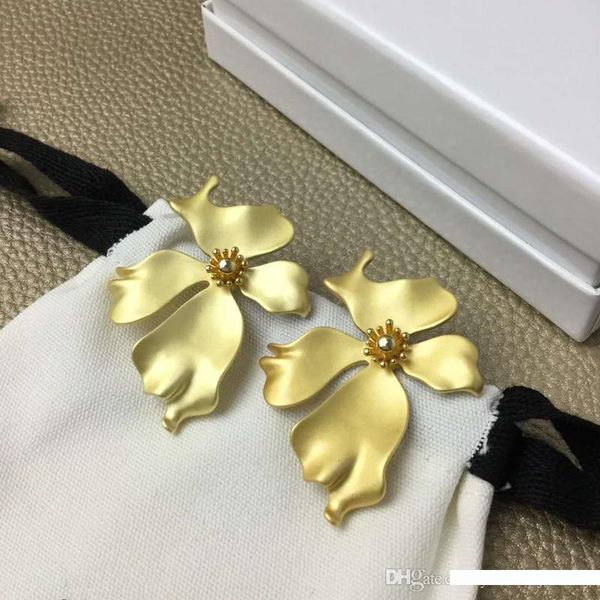 

elegant women earrings yellow gold plated flower earring for girls women for party wedding nice gift, Golden;silver