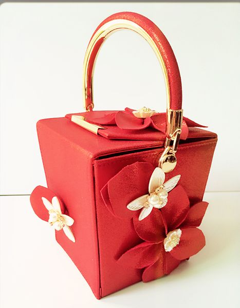 

2020 new popular european and american elegant red box flower decoration dinner, evening wear, shoulder bag