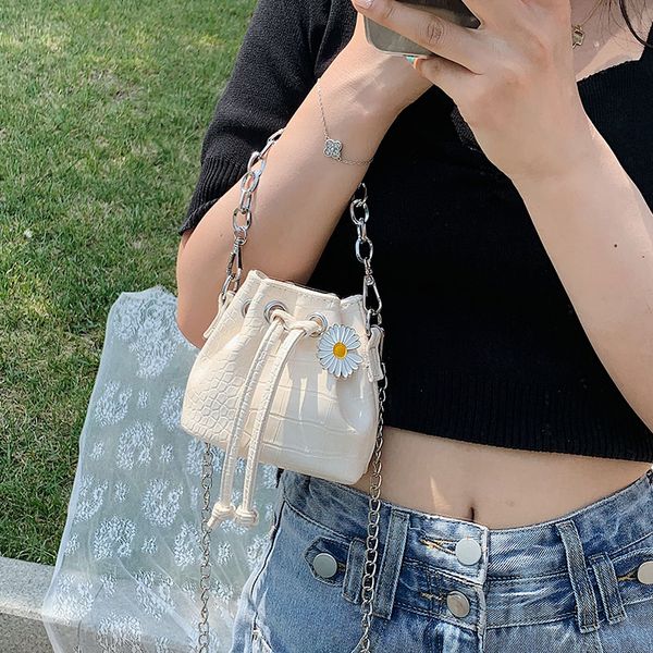 

mini bags female 2020 new wave of popular korean fashion small daisy chain bucket portable shoulder messenger bag
