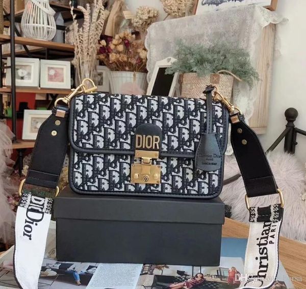 

2019 new de igner cro body bag 6821 fa hion brand printing houlder bag women me enger bag chain handbag ladie tote pur e