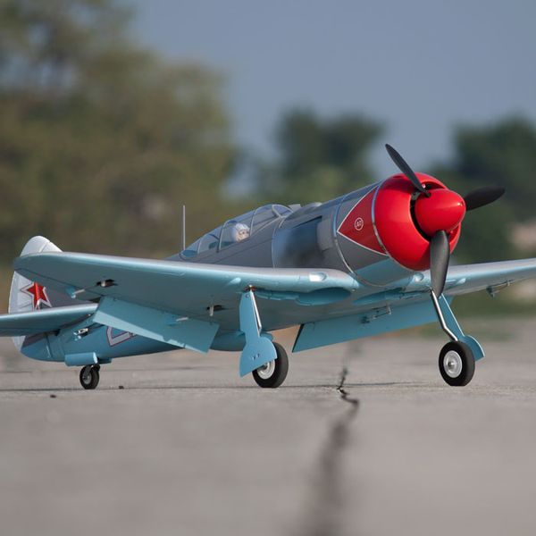 

flight line la-7 rc warbird пнп