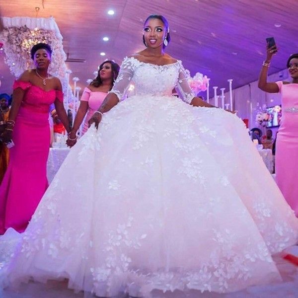 

gorgeous plus size african ball gown wedding dresses bateau neck half sleeve luxury diamonds 3d floral appliques turkey istanbul ball gowns, White